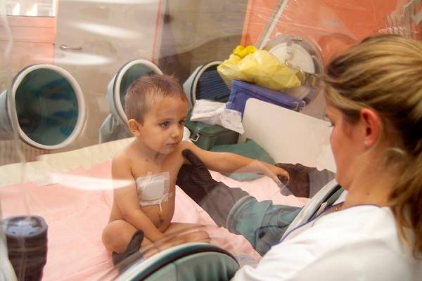 درمان بیماری مرگبار پسر حبابی با استفاده از ویروس HIV