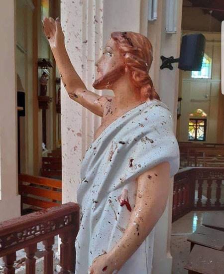 مجسمه مسیح بعد از انفجار‌های مرگبار سریلانکا +عکس
