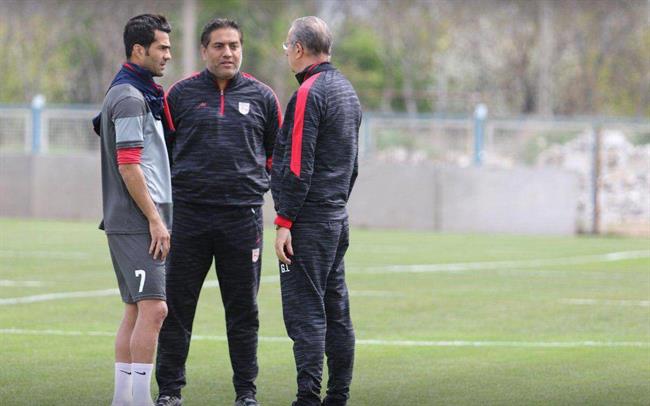 مسعود شجاعی مشاور لیکنز در بازی تراکتور با پرسپولیس