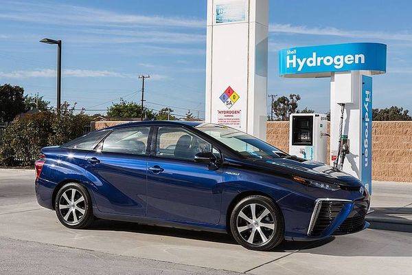 Toyota Mirai hydrogen fuel station