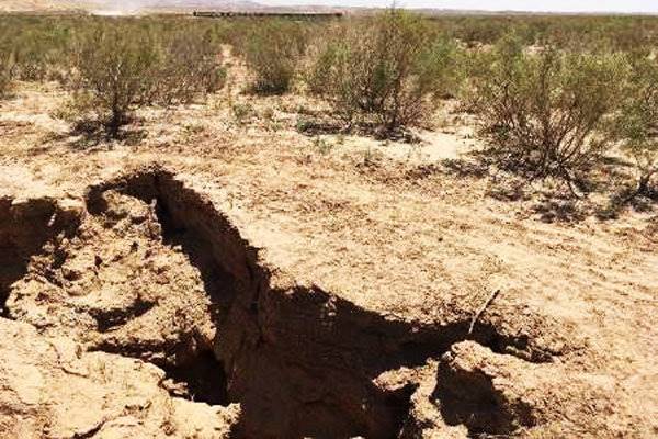 حفر چاههای غیر مجاز از عوامل فرونشست شهریار