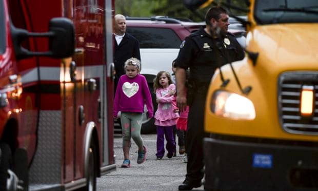 تیراندازی در مدرسه‌ای در کلرادو یک کشته و 7 زخمی به جای گذاشت