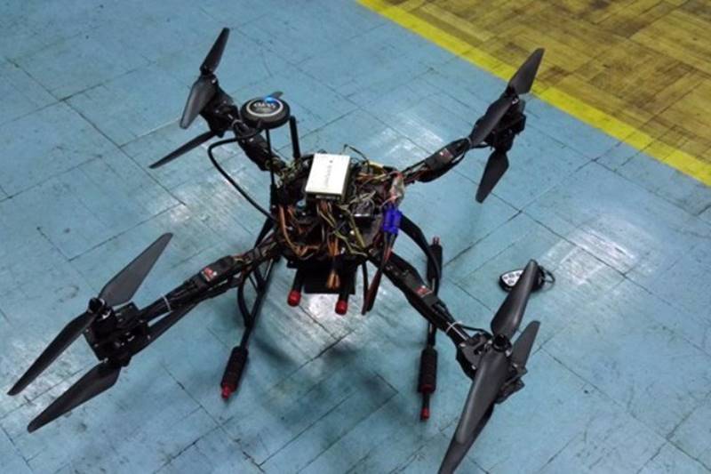 محققان دانشگاه تبریز ربات عمود پرواز آتش نشان ساختند