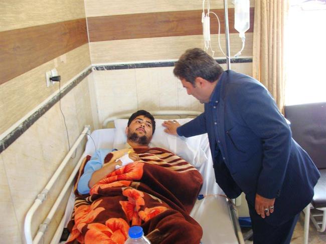 عیادت رئیس سازمان قضایی نیروهای مسلح اردبیل از سرباز مجروح در درگیری با عناصر مسلح