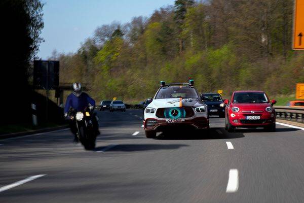 mercedes-experimental-safety-vehicle (21)