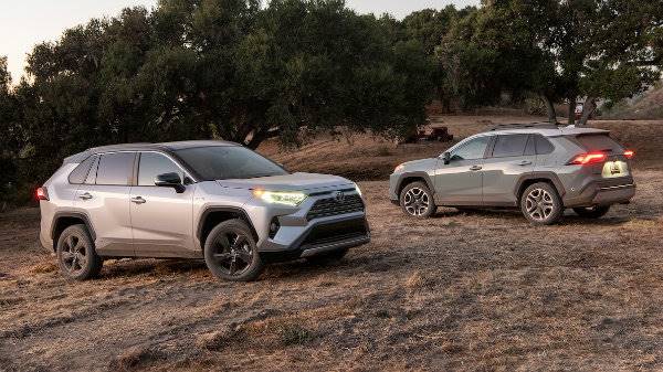 2019-Toyota-RAV4-Limited-2019-Toyota-RAV4-HSE-HV-2019-Toyota-RAV4-Adventure-6