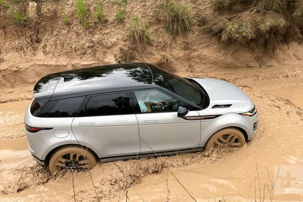 range-rover-wade-sensing-720x720