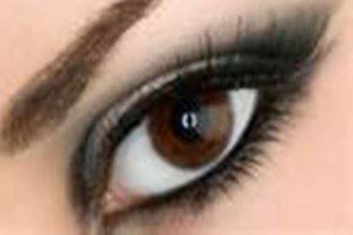 روش سوم آرایش چشم با پوست سفید و چشم قهوه‌ای