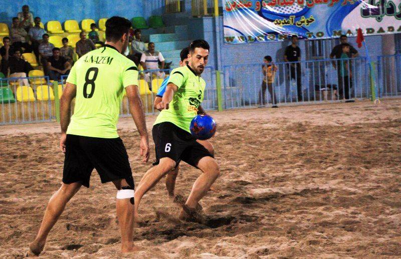 تیم فوتبال ساحلی گلساپوش یزد بر دریانوردان بوشهر غلبه کرد