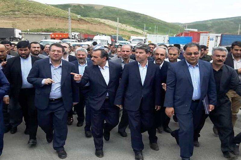 وزیر صنعت از بازارچه مرزی کیله سردشت بازدید کرد