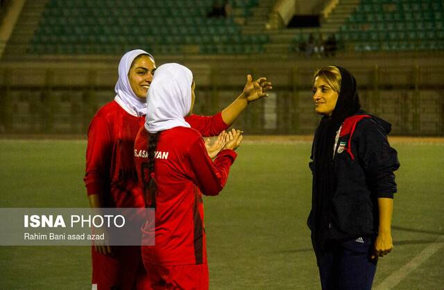 سرمربی تیم فوتبال بانوان شهرداری بم: قهرمانی راحت به دست نیامد