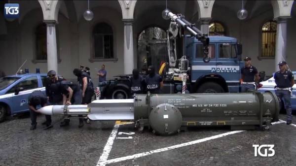 کشف یک موشک هوا به هوا و تعداد زیادی سلاح در قرارگاه نئونازی های ایتالیا
