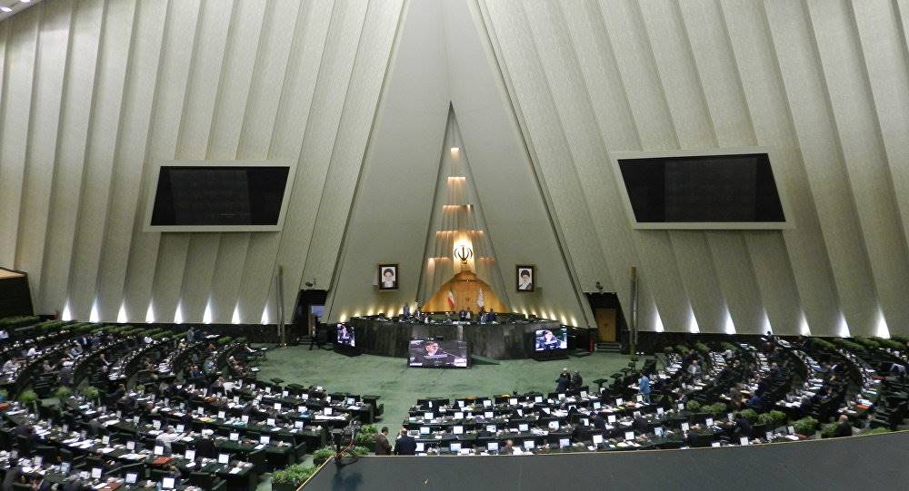 قانون جدید مجلس در خصوص کارمندان دولت در ایران