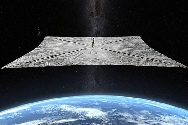 فضاپیمای خورشیدی LightSail 2 بادبان‌هایش را به اهتزاز در آورد