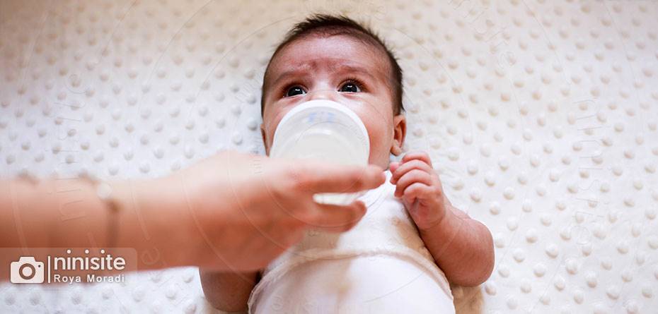 علائم حساسیت نوزاد به شیر خشک چیست؟