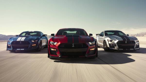 2020-ford-mustang-shelby-gt500-1