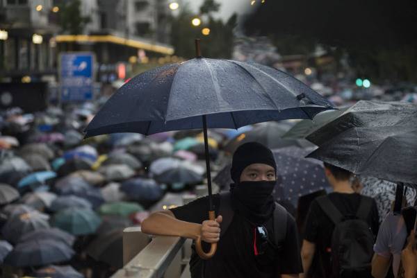 توییتر درگیر بازی خطرناک؛ کمک به دولت چین برای حمله به معترضان در هنگ کنگ
