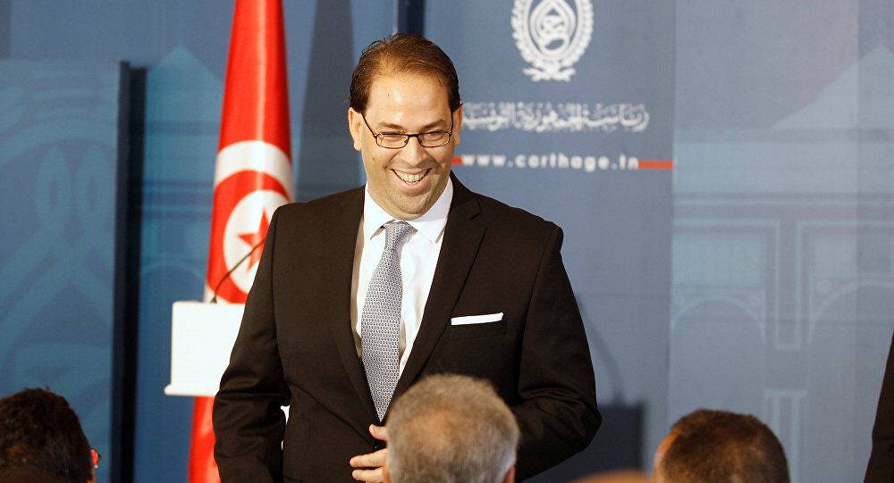 نخست وزیر تونس اختیارات خود را واگذار کرد