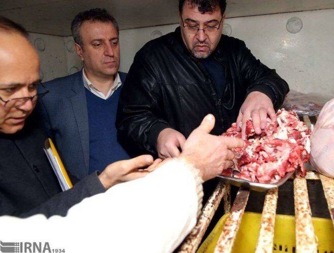 ٢5٠ کیلو گوشت مظنون به فساد در ترمینال غرب تهران کشف شد