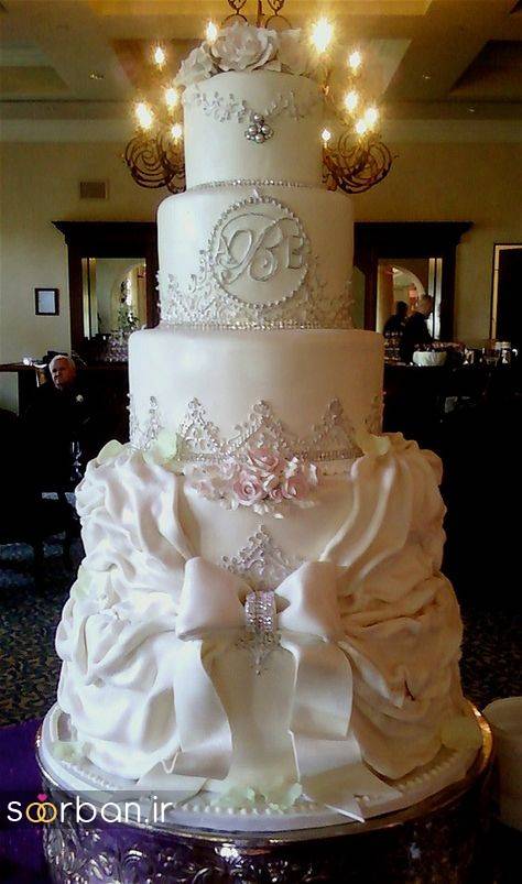 باشکوه ترین و لوکس ترین کیک های عروسی 18