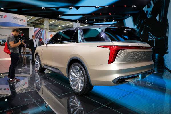 56399665-hongqi-e115-concept-at-2019-frankfurt-motor-show-5