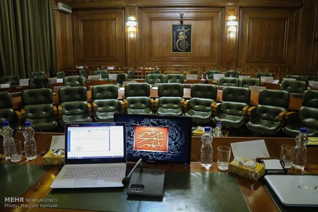 چرا شورای شهر تهران بر خلاف دستورالعمل این شورا عمل می‌کنند؟
