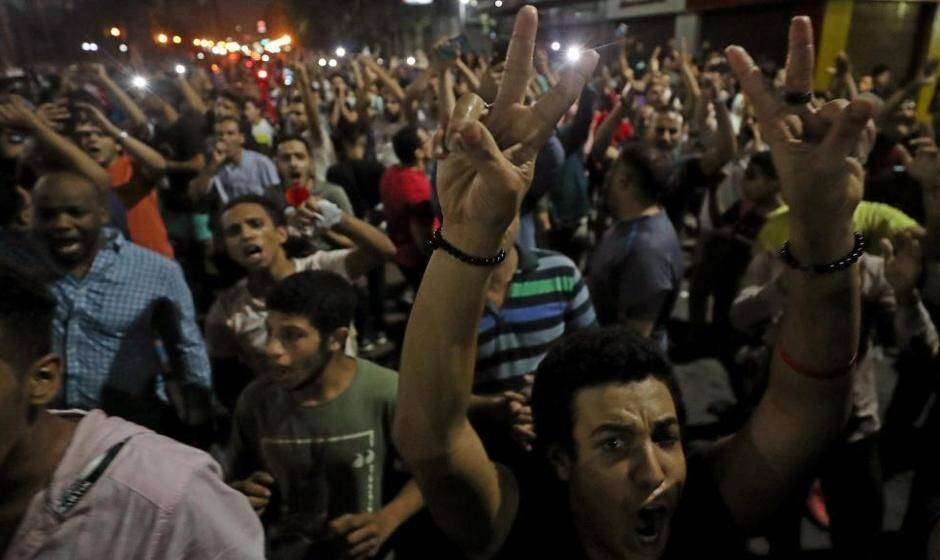 مردم مصر برای دومین شب پیاپی علیه السیسی تظاهرات کردند
