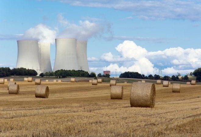 انرژی هسته‌ای بهتر است یا انرژی تجدید پذیر؟