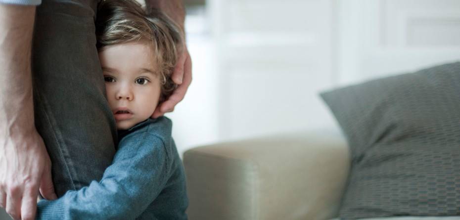 اضطراب جدایی در کودکان پیش دبستانی چگونه درمان می‌شود؟