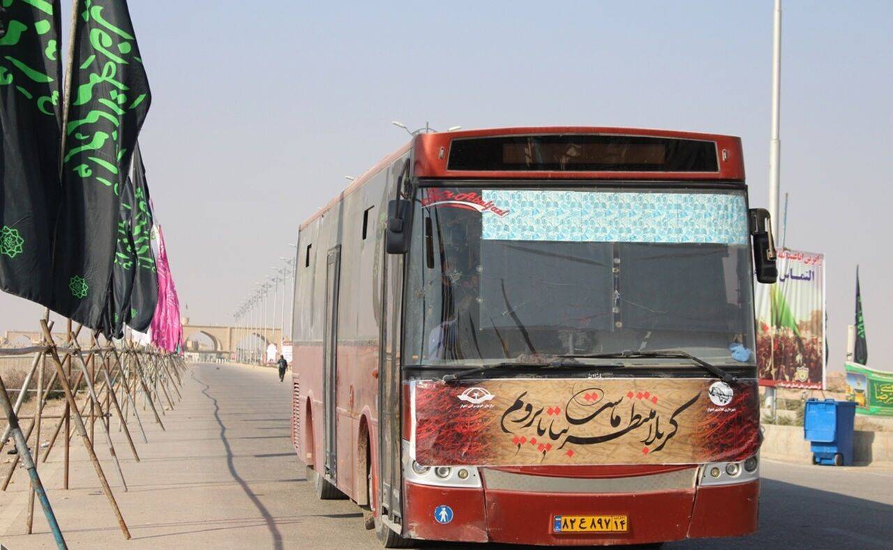 اتوبوس‌های ایرانی، زائران اربعین را رایگان به مرز منتقل می کنند