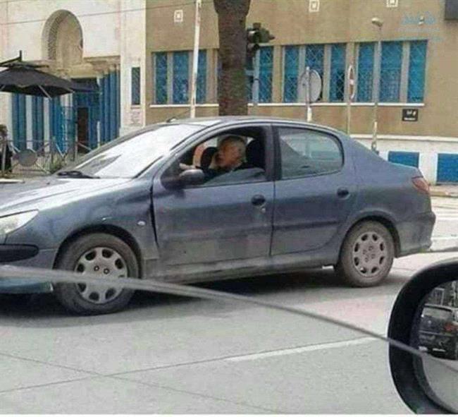 رانندگی رئیس جمهور تونس با خودروی ایرانی +عکس