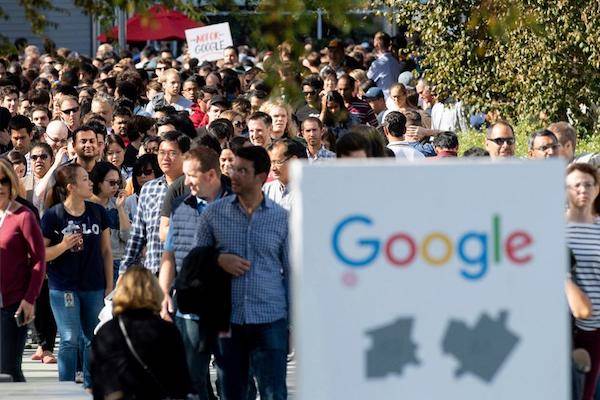 کارکنان گوگل زیر ذره بین مدیران؛ ساخت افزونه ای که گردهمایی ها را گزارش می دهد