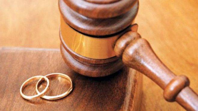 آیا اعتیاد شوهر حق طلاق را به زن می‌دهد؟