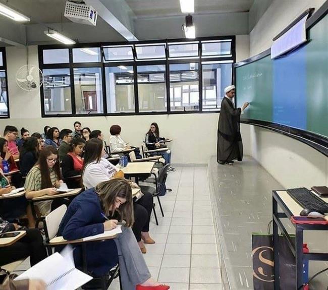کلاس درس یک روحانی برزیلی برای بی‌حجاب‌ها + عکس