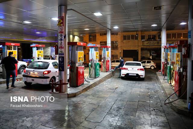 گزارشی از وضعیت جایگاه‌های تهران پس از اعلام سهمیه‌بندی بنزین