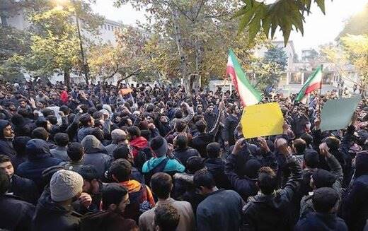 شعارهای مشترک مارکسیست‌ها و طرفداران احمدی نژاد در تجمعات دانشجویی