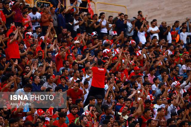 باشگاه پرسپولیس: هواداران ما را تنها نگذارند