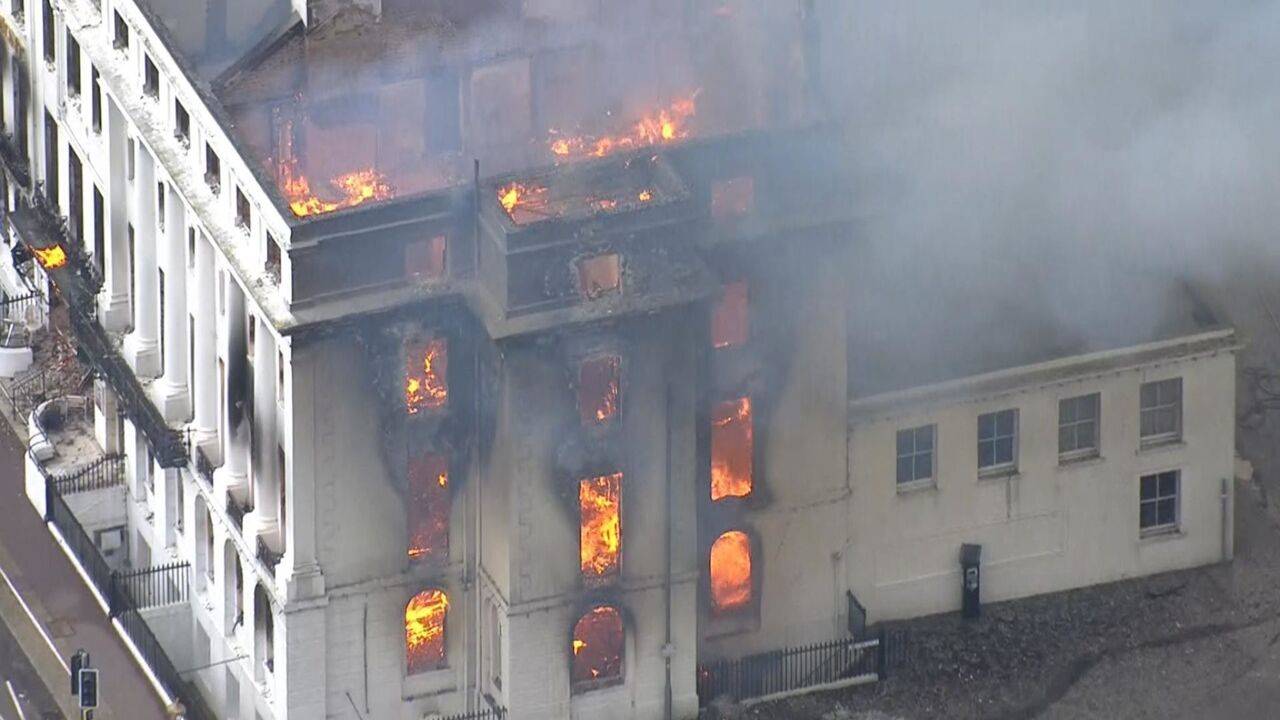آتش سوزی هتل دوران ملکه ویکتوریا در شهر ایست‌بورن انگلیس