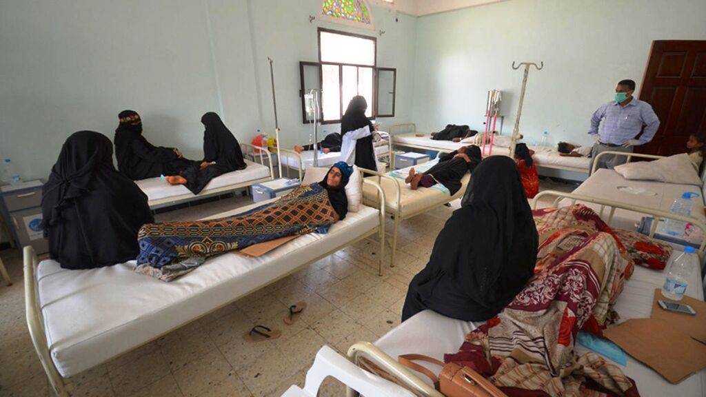 عربستان با بستن فرودگاه صنعا،‌ جان 320 هزار بیمار یمنی را تهدید می کند