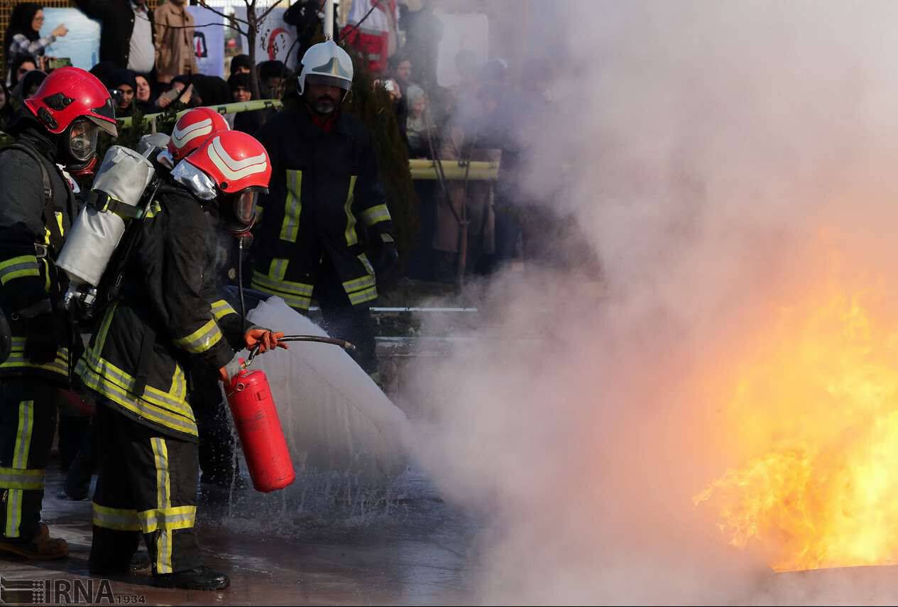 اعزام ماشین‌آلات آتش‌نشانی به بازار کنزالمال خرمشهر