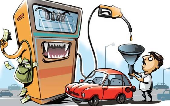 سیاسیون با چه تفسیری جامعه را آماده «شوک‌ بنزینی»‌ دیده‌اند!؟/ دولت چه برنامه‌ای برای اقناع افکار عمومی دارد؟
