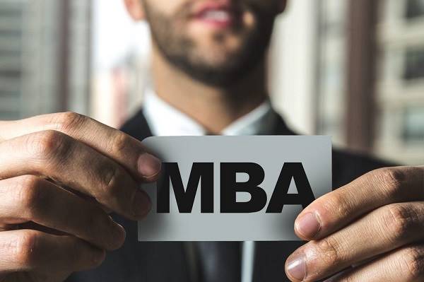 MBA چیست؟ با فواید دوره‌های MBA آشنا شوید