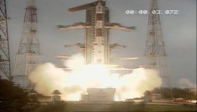 هند 14 ماهواره به فضا فرستاد