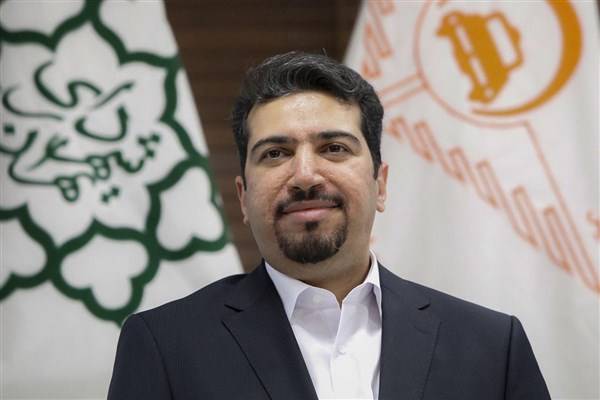 پاینده/ خبر جابه جایی من از مدیریت تاکسیرانی شلوغ کاری است
