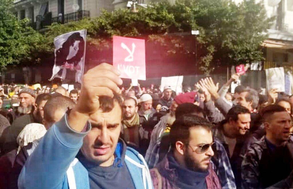 تظاهرات دانشجویان الجزایر در مخالفت با انتخابات ریاست‌جمهوری