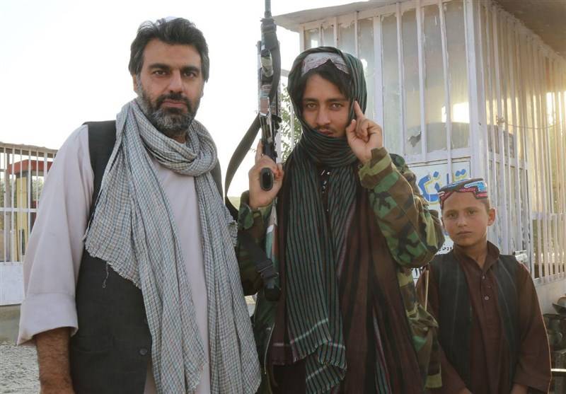 جستجو برای کشف حقیقت در میان پرچم سفید طالبان و سیاه داعش