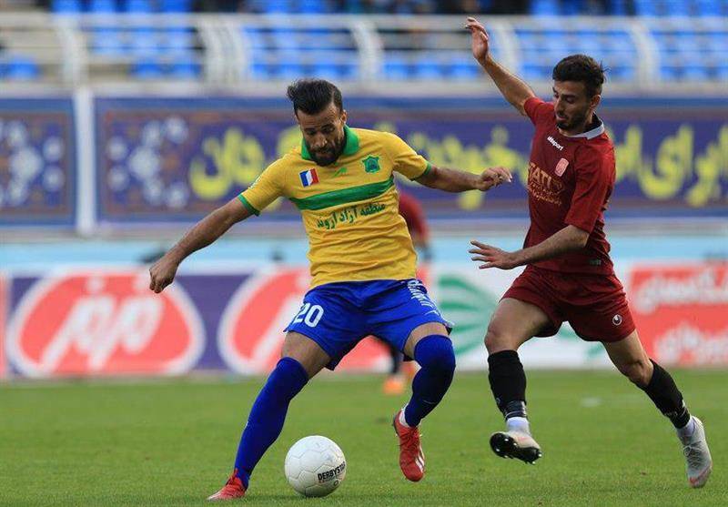 احمدی: فوتبال ایران در استقلال و پرسپولیس خلاصه می‌شود/ جان به لب‌مان رسیده است