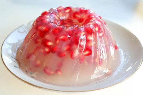تزیین ژله انار شب یلدا به شکلی زیبا تزیین ژله انار شب یلدا به شکلی زیبا