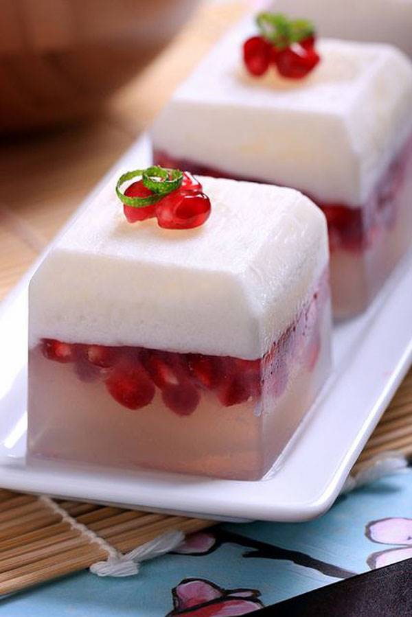 ژله انار تک نفره برای شب یلدا ژله انار تک نفره برای شب یلدا