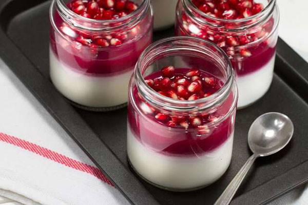 تزیین ژله انار لیوانی شب یلدا به شکل خلاقانه تزیین ژله انار لیوانی شب یلدا به شکل خلاقانه